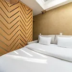 Spacious Retreat With Rooftop 度假居 *