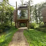 Spacious Retreat With Rooftop 度假居 Antoing