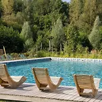 度假居 Spacious Retreat With Rooftop Antoing