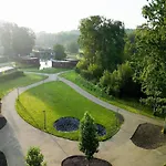 Spacious Retreat With Rooftop Antoing