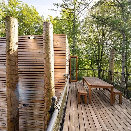 Сasa de vacaciones Spacious Retreat With Rooftop
