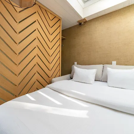 Spacious Retreat With Rooftop Vakantiehuis *