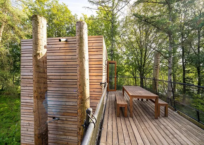 Сasa de vacaciones Spacious Retreat With Rooftop