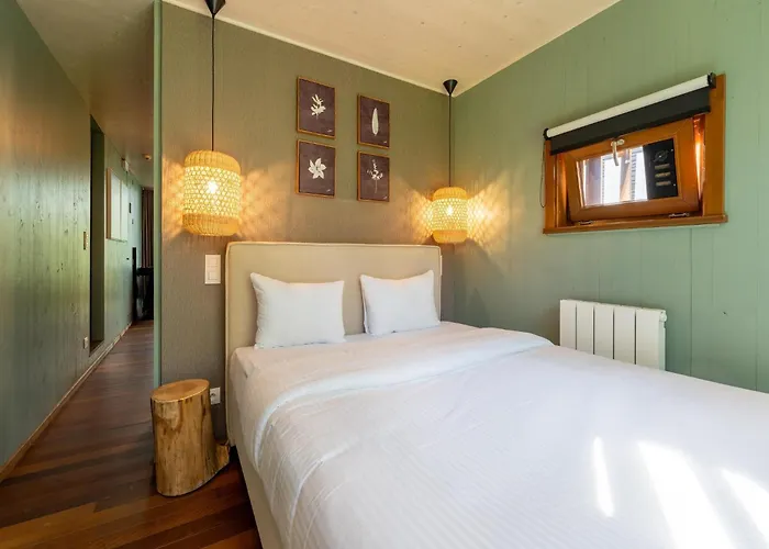 Spacious Retreat With Rooftop * Antoing