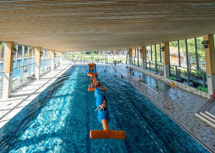 Vakantiehuis Spacious Retreat With Rooftop