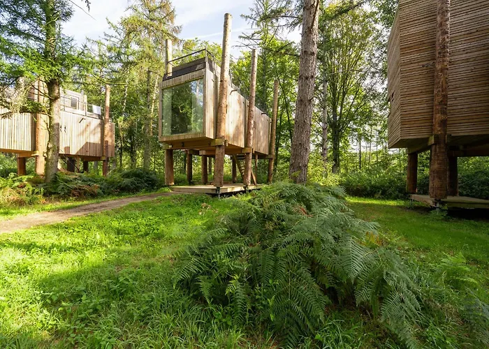 Spacious Retreat With Rooftop Vakantiehuis